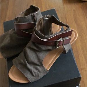 Gladiator green sandals